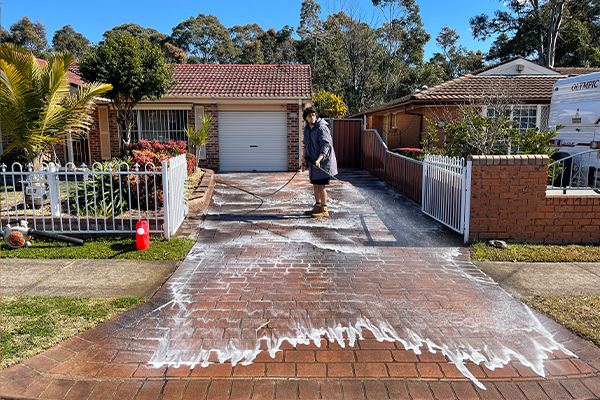 Pressure cleaning driveway solution in Wetherill Park